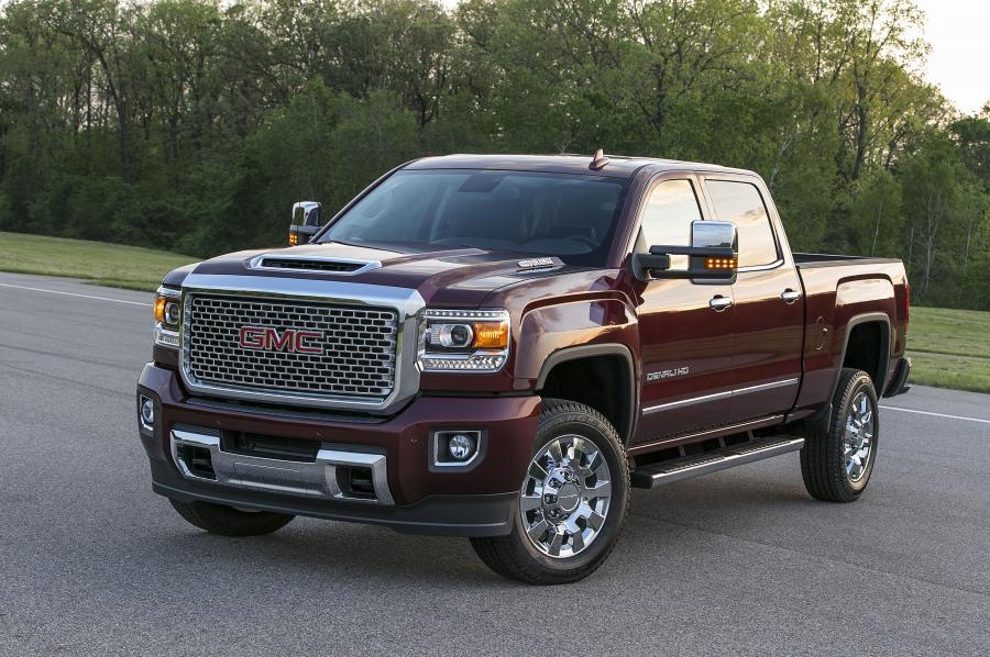  GMC Sierra 2500 HD Denali Crew Cab 2016 года  (фото 4 из 11)